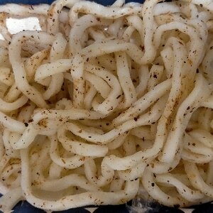 3分で出来る！チンして焼きうどん風ふりかけうどん